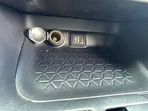 Used 2025 Toyota RAV4 XLE AWD/4WD image 20