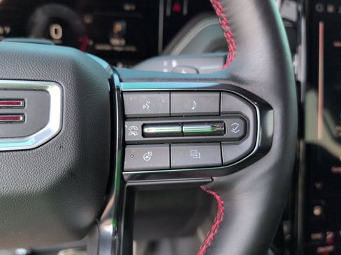 Certified 2025 GMC Yukon AT4 Ultimate AWD/4WD image 26