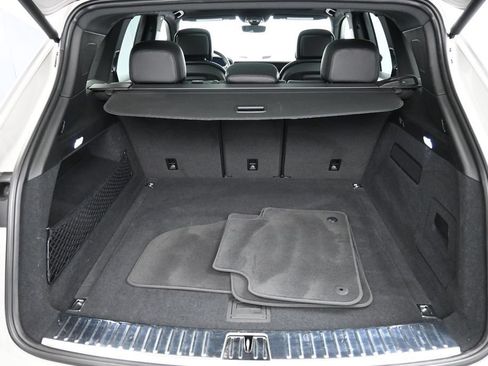 Certified 2025 Porsche Cayenne AWD/4WD image 27