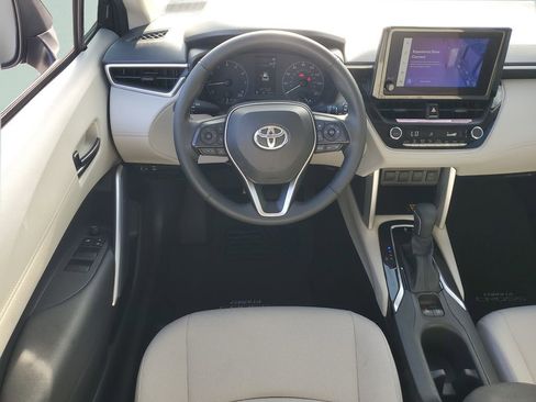 Certified 2023 Toyota Corolla Cross LE w/ Moonroof Package AWD/4WD image 12