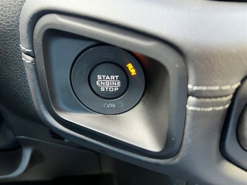 Used 2025 Jeep Wrangler Unlimited Rubicon image 30