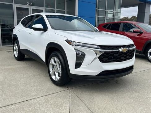 New 2026 Chevrolet Trax LS w/ LS Convenience Package image 5