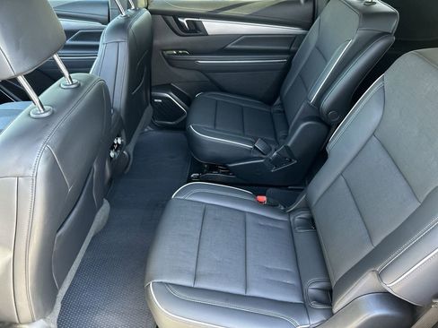 Used 2025 Buick Enclave Preferred image 25