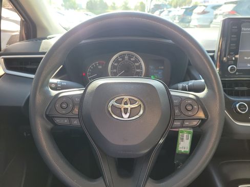 Used 2022 Toyota Corolla LE FWD image 23