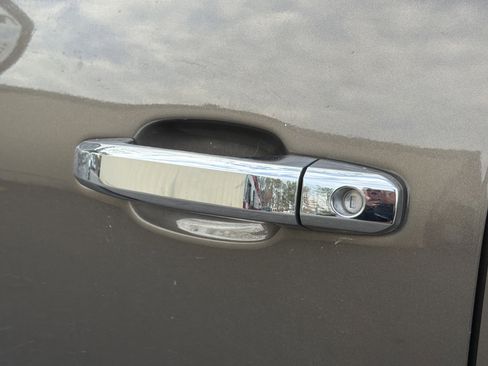 Used 2014 Chevrolet Silverado 1500 High Country w/ High Country Premium Package image 15