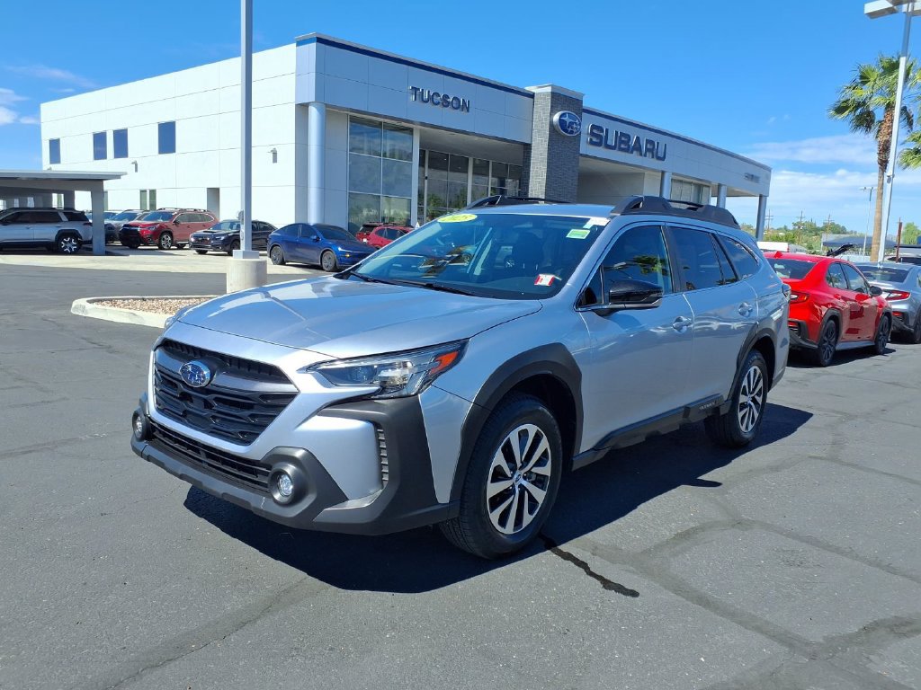 Used 2025 Subaru Outback Premium AWD/4WD image 6
