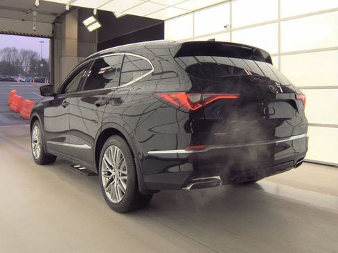 Used 2023 Acura MDX SH-AWD w/ Advance Package image 9