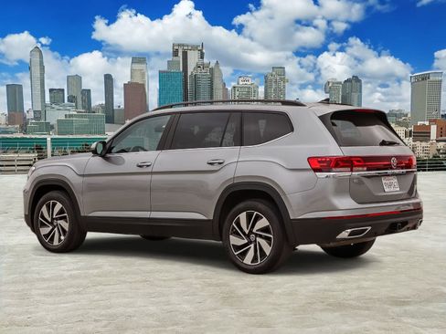 Certified 2026 Volkswagen Atlas SE FWD image 6
