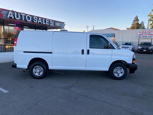 Used 2019 Chevrolet Express 2500 w/ Driver Convenience Package image 2
