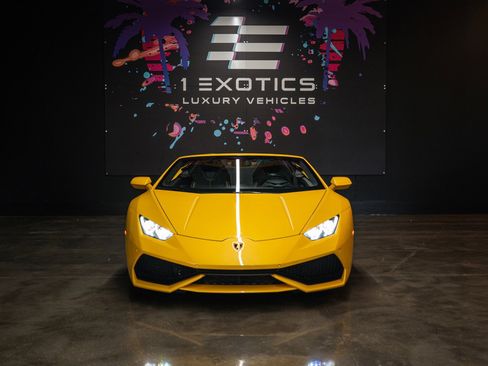 Used 2017 Lamborghini Huracan LP 610-4 AWD/4WD image 4
