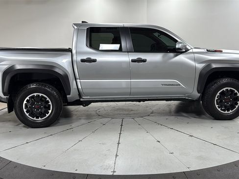 Certified 2024 Toyota Tacoma TRD Off-Road image 6
