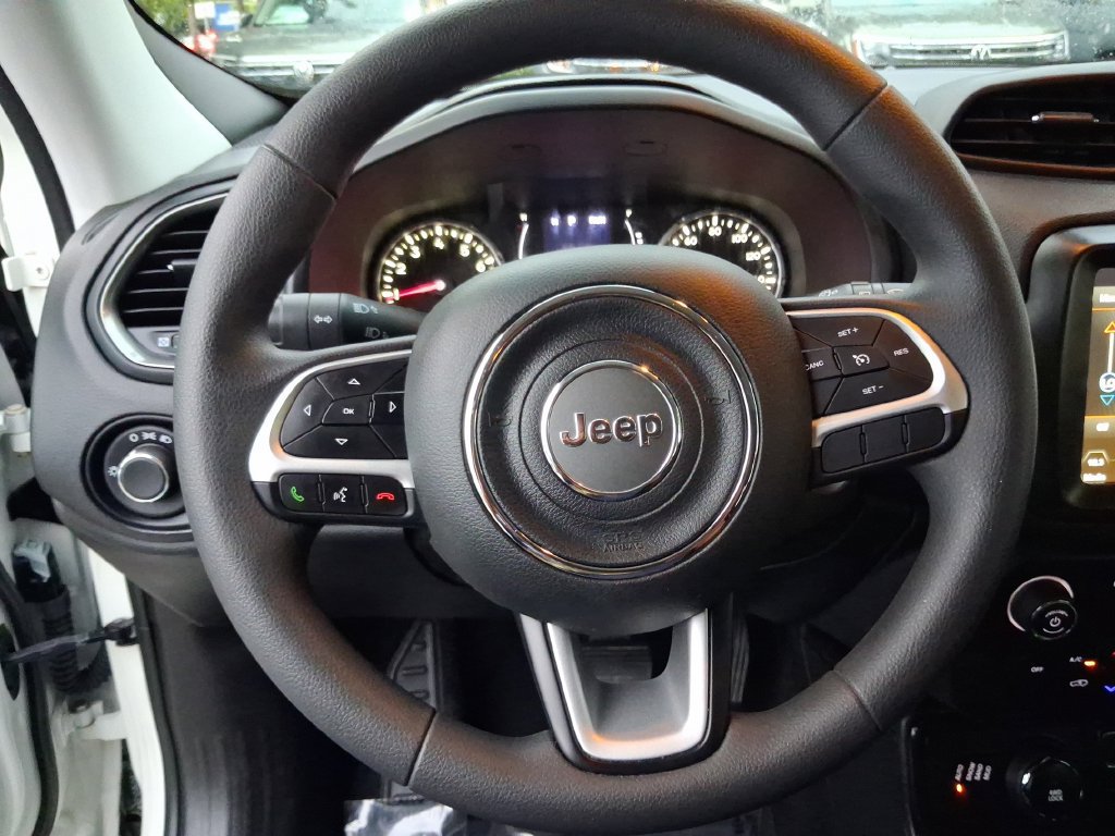 Used 2023 Jeep Renegade Latitude AWD/4WD image 17