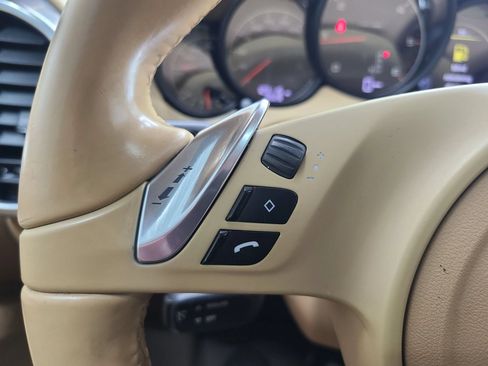 Used 2013 Porsche Cayenne Diesel AWD/4WD image 31