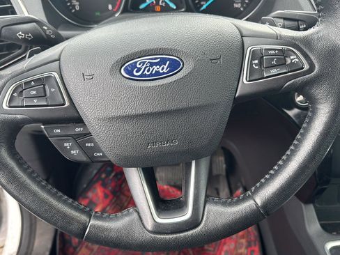 Used 2017 Ford Escape Titanium image 14