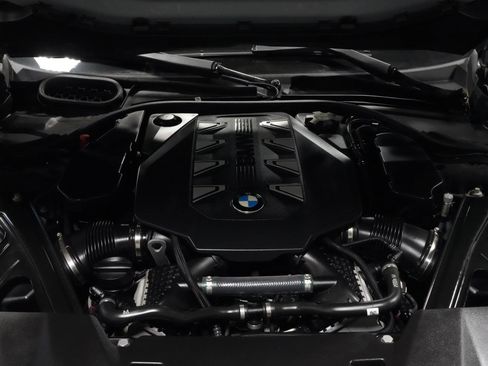 Certified 2023 BMW 760i xDrive w/ Parking Assistance Package image 32