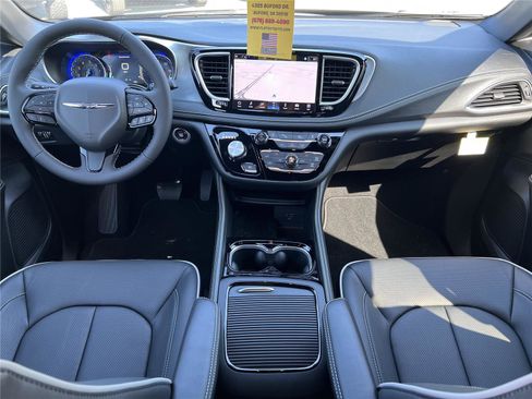 New 2026 Chrysler Pacifica Limited w/ S Appearance Package image 28