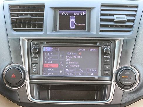 Used 2013 Toyota Highlander SE image 18