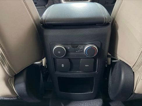 Used 2021 Ford Explorer XLT w/ Equipment Group 202A image 15