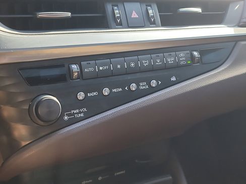 Used 2020 Lexus ES 350 ES 350 w/ Accessory Package 2 image 26