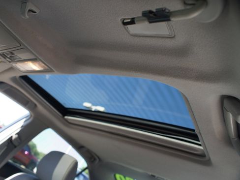 Used 2010 Toyota Camry SE image 6