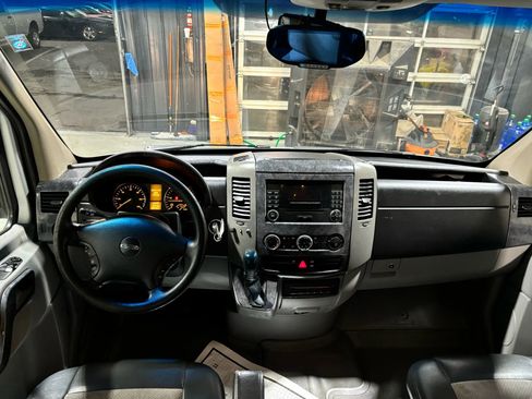 Used 2008 Freightliner Sprinter 3500 image 43