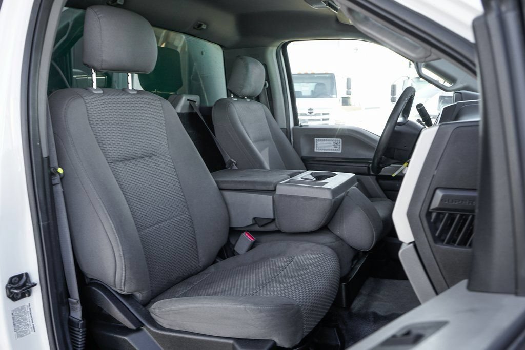 Used 2017 Ford F550 2WD Regular Cab Super Duty image 38