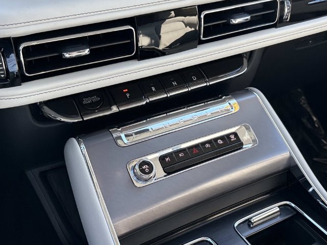 New 2027 Lincoln Aviator AWD image 31