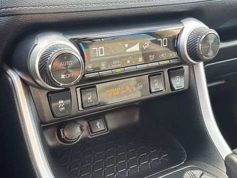 Used 2021 Toyota RAV4 XLE image 25