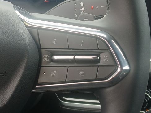 New 2026 Chevrolet Equinox LT FWD image 10