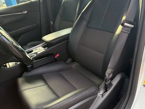 Used 2018 Chevrolet Impala LT FWD image 14