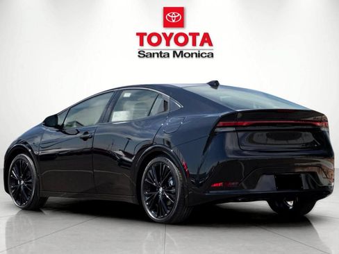 New 2027 Toyota Prius FWD image 5