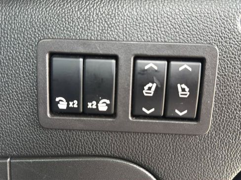 Used 2019 Chevrolet Suburban Premier AWD/4WD image 15