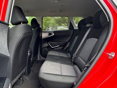 Used 2024 Kia Soul LX w/ Option Group 015 FWD image 17