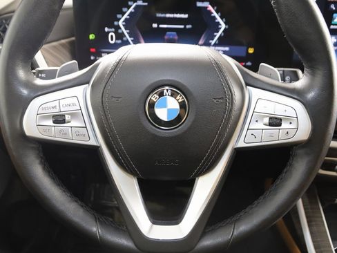 Used 2023 BMW X7 xDrive40i w/ Premium Package image 40