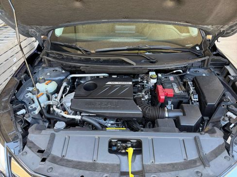 Used 2025 Nissan Rogue SV FWD image 34