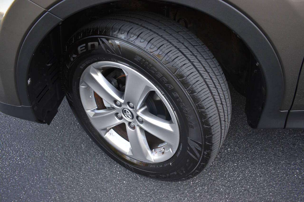 Used 2015 Toyota RAV4 XLE FWD image 43