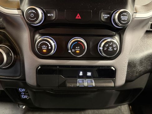 Used 2022 RAM 1500 Big Horn AWD/4WD image 18