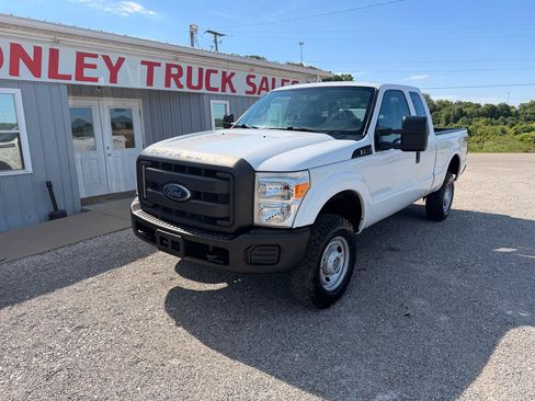 Used 2015 Ford F250 XL w/ FX4 Off-Road Package AWD/4WD image 3