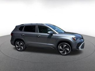 Used 2026 Volkswagen Taos SE AWD/4WD video 2