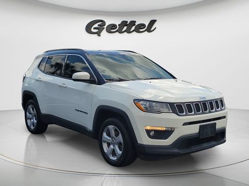 Used 2019 Jeep Compass Latitude w/ Popular Equipment Group AWD/4WD image 3