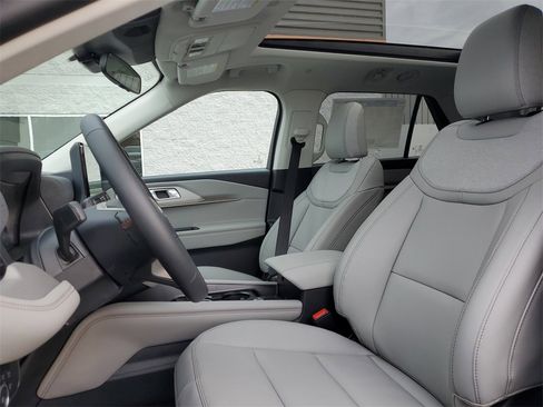 New 2026 Ford Explorer Active w/ Active Comfort Package image 6