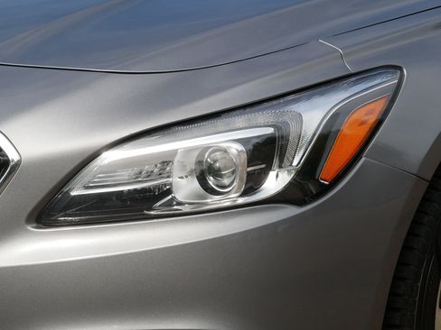 Used 2018 Buick LaCrosse Premium FWD image 16