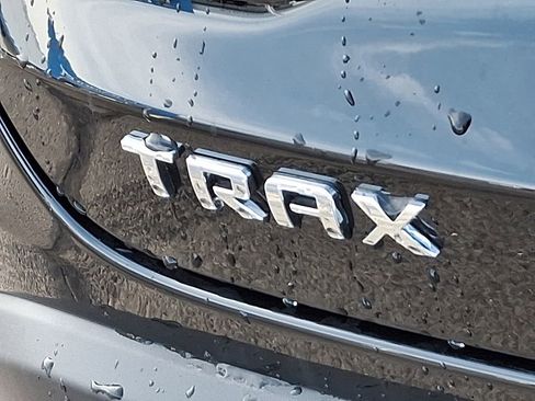 New 2026 Chevrolet Trax LT w/ Sunroof Package image 11