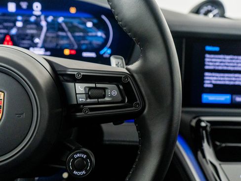 Used 2025 Porsche Panamera 4 image 44