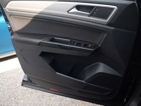 Used 2018 Volkswagen Atlas Launch Edition FWD image 20