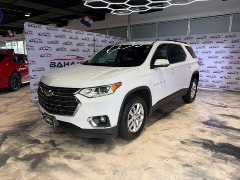 Used 2020 Chevrolet Traverse LT w/ Driver Confidence II Package AWD/4WD image 2