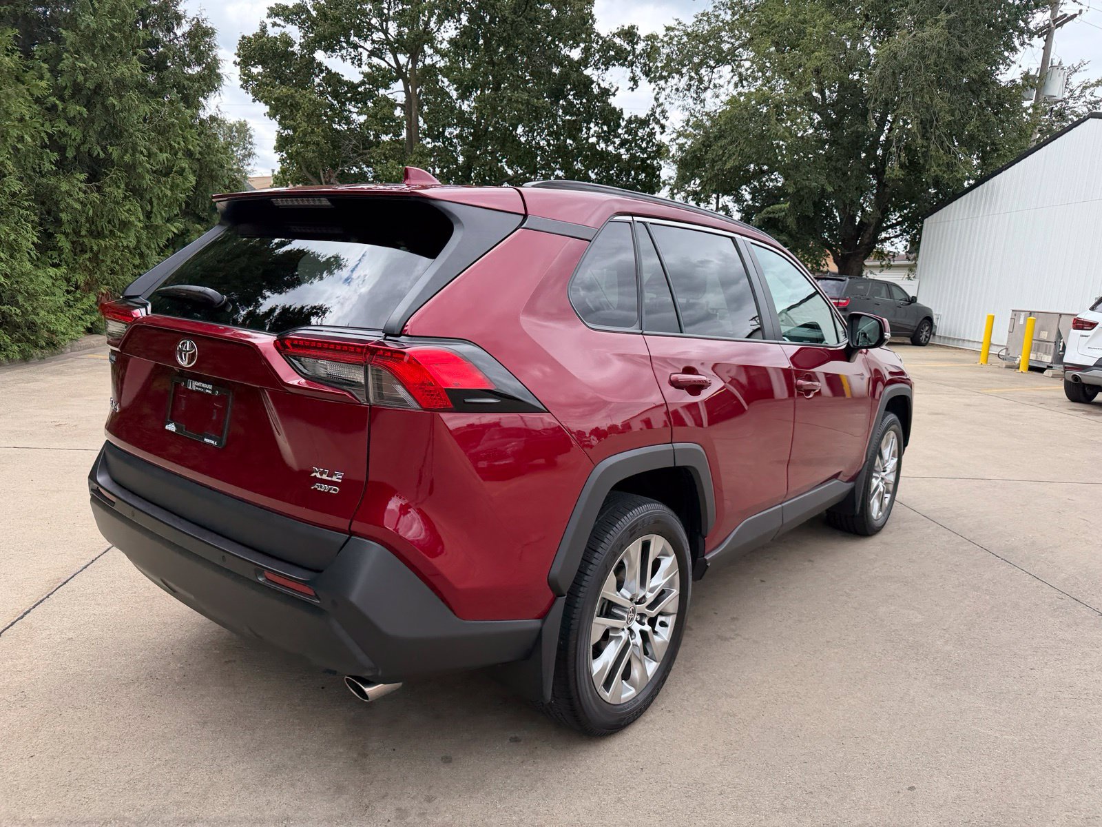 Used 2021 Toyota RAV4 XLE Premium AWD/4WD image 30