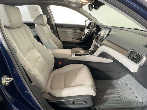 Used 2020 Honda Accord Touring image 31
