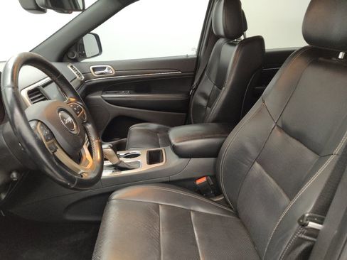 Used 2016 Jeep Grand Cherokee Limited w/ Luxury Group II RWD image 17