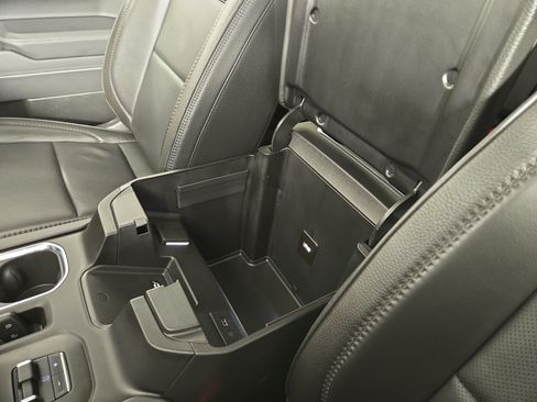 Used 2025 GMC Sierra 1500 Denali AWD/4WD image 28